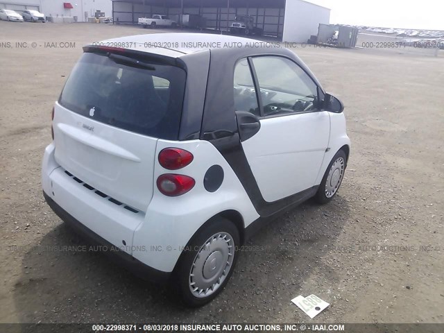 WMEEJ31X49K331232 - 2009 SMART FORTWO PURE/PASSION WHITE photo 4