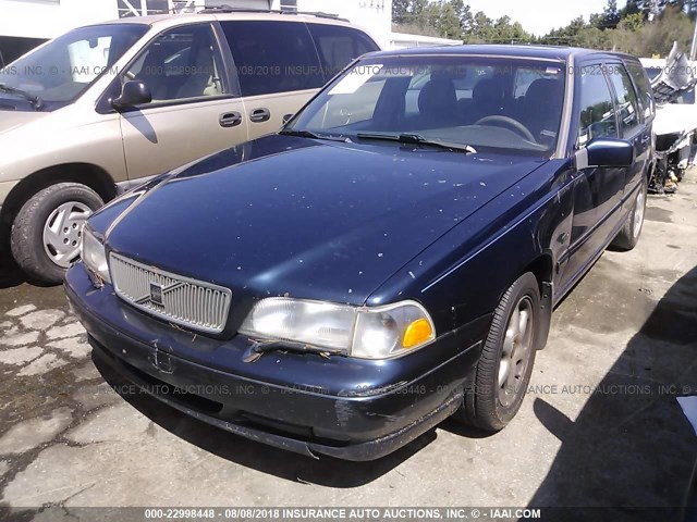 YV1LW5574W2501625 - 1998 VOLVO V70 BLUE photo 2