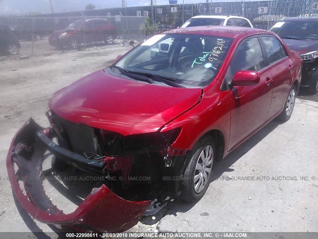 2T1BU4EE7DC976216 - 2013 TOYOTA COROLLA S/LE RED photo 2