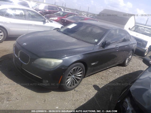 WBAKA83569CY33807 - 2009 BMW 750 I GRAY photo 2