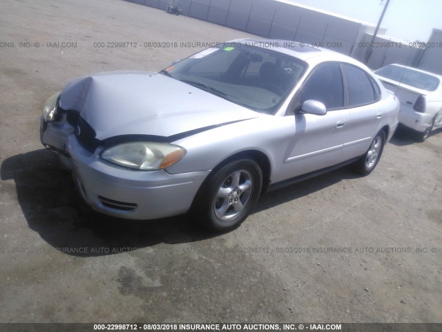 1FAFP56285A232378 - 2005 FORD TAURUS SEL SILVER photo 2