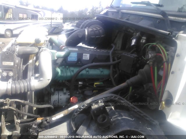 4V4NC9EJXBN299574 - 2011 VOLVO VNL Ақ фото 9