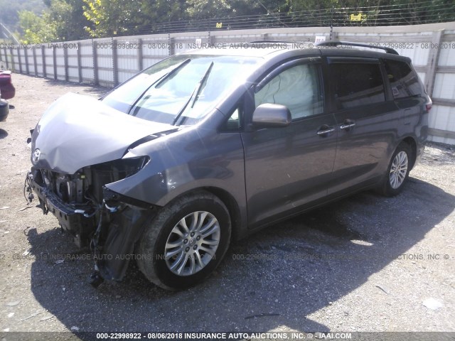 5TDYK3DC9FS591230 - 2015 TOYOTA SIENNA XLE/LIMITED GRAY photo 2