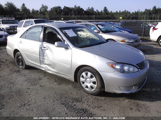 4T1BE32K85U987209 - 2005 TOYOTA CAMRY LE/XLE/SE 银色 照片 1