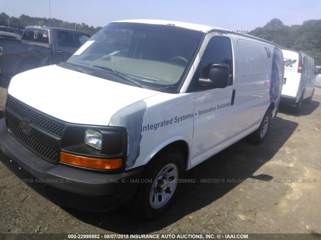 1GCFG15X391147695 - 2009 CHEVROLET EXPRESS G1500  WHITE photo 2