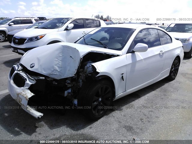 WBAKE5C57BE432120 - 2011 BMW 328 I SULEV WHITE photo 2
