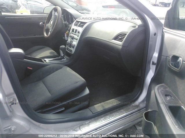 1G1ZC5EU9BF157655 - 2011 CHEVROLET MALIBU 1LT 银色 照片 5