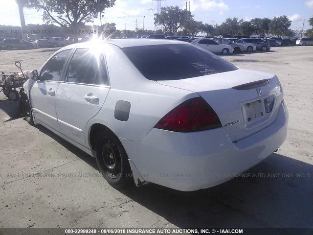 1HGCM56336A026306 - 2006 HONDA ACCORD SE WHITE photo 3