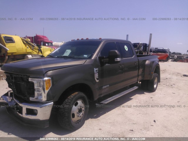1FT8W3DT4HED07872 - 2017 FORD F350 SUPER DUTY GOLD photo 2