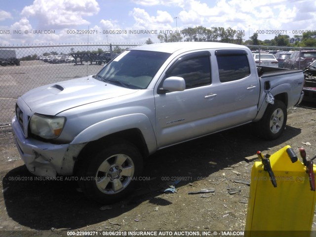 5TELU42N96Z307614 - 2006 TOYOTA TACOMA DOUBLE CAB ვერცხლისფერი ფოტო 2