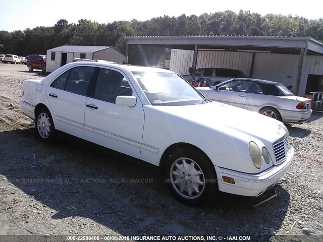 WDBJF65F9WA624660 - 1998 MERCEDES-BENZ E 320 WHITE photo 1