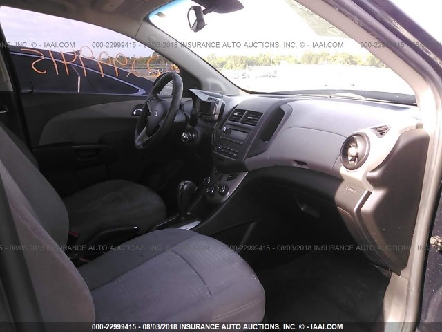 1G1JA5SH5D4128050 - 2013 CHEVROLET SONIC LS GRAY photo 5