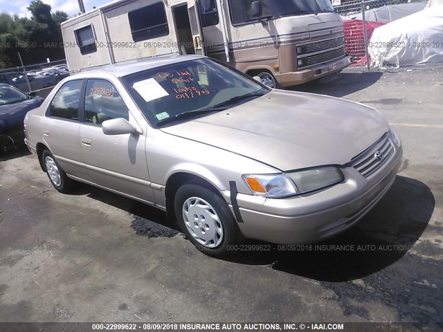 4T1BG22K2VU784983 - 1997 TOYOTA CAMRY CE/LE/XLE 米色 照片 1