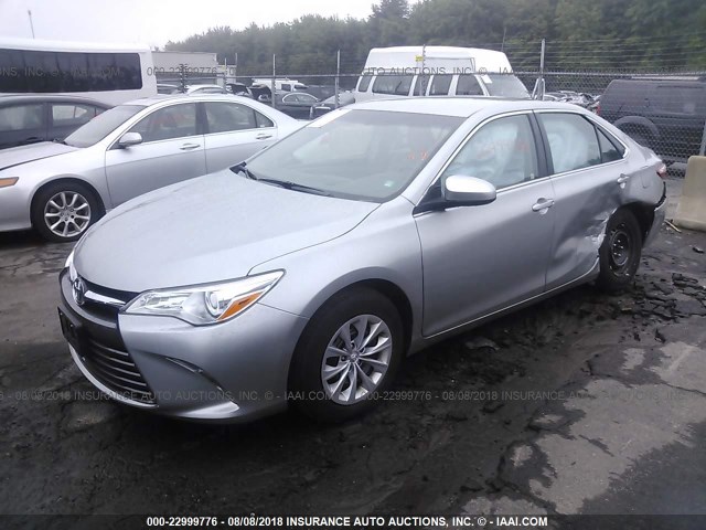 4T4BF1FK1GR549961 - 2016 TOYOTA CAMRY LE/XLE/SE/XSE 银色 照片 2