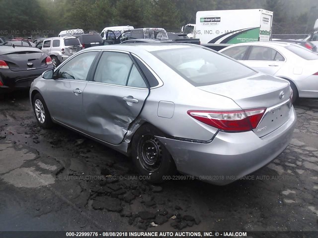 4T4BF1FK1GR549961 - 2016 TOYOTA CAMRY LE/XLE/SE/XSE 银色 照片 3