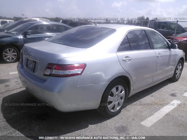 4T1BF3EK0AU091795 - 2010 TOYOTA CAMRY SE/LE/XLE SILVER photo 4