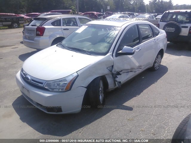 1FAHP35N28W281284 - 2008 FORD FOCUS SE/SEL/SES WHITE photo 2