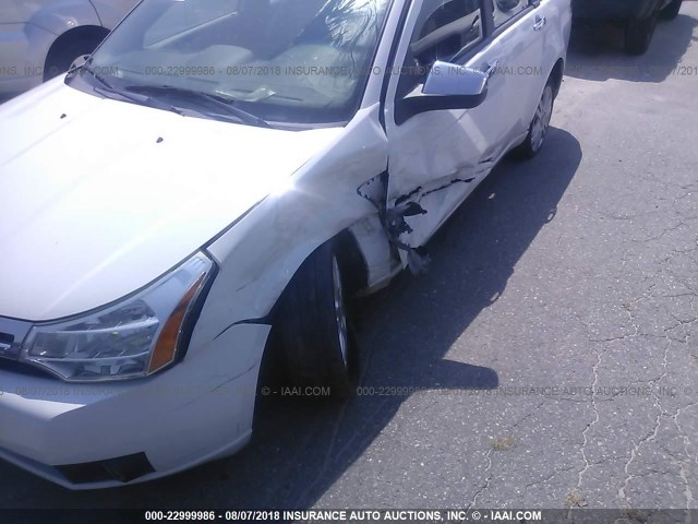 1FAHP35N28W281284 - 2008 FORD FOCUS SE/SEL/SES WHITE photo 6