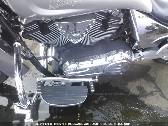 5VPCD26D473007986 - 2007 VICTORY MOTORCYCLES KINGPIN ვერცხლისფერი ფოტო 9