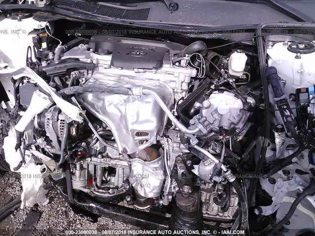 4T1BF1FK0GU580919 - 2016 TOYOTA CAMRY LE/XLE/SE/XSE WHITE photo 10