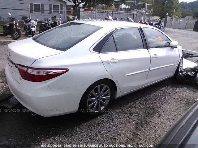 4T1BF1FK0GU580919 - 2016 TOYOTA CAMRY LE/XLE/SE/XSE WHITE photo 4