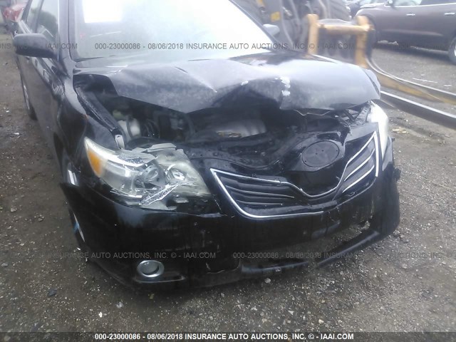 4T4BF3EK8BR173894 - 2011 TOYOTA CAMRY SE/LE/XLE შავი ფოტო 6