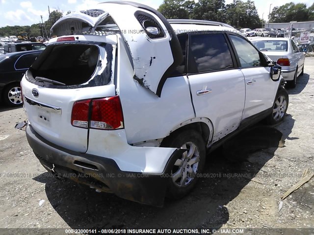 5XYKT3A67DG314202 - 2013 KIA SORENTO LX WHITE photo 4