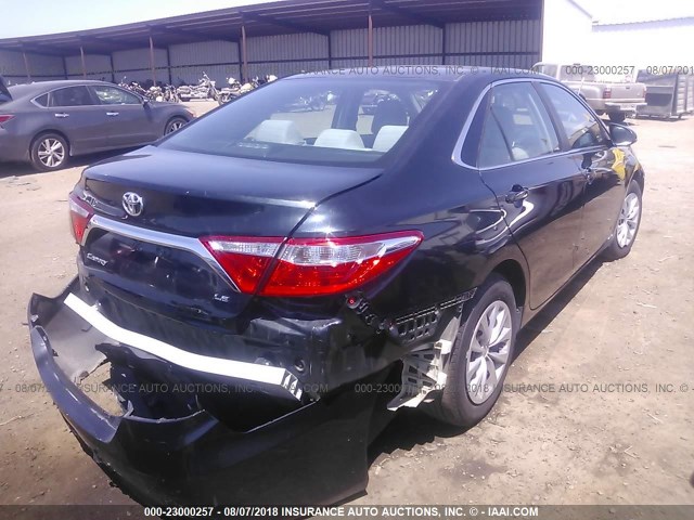 4T4BF1FK4FR478737 - 2015 TOYOTA CAMRY LE/XLE/SE/XSE BLACK photo 4