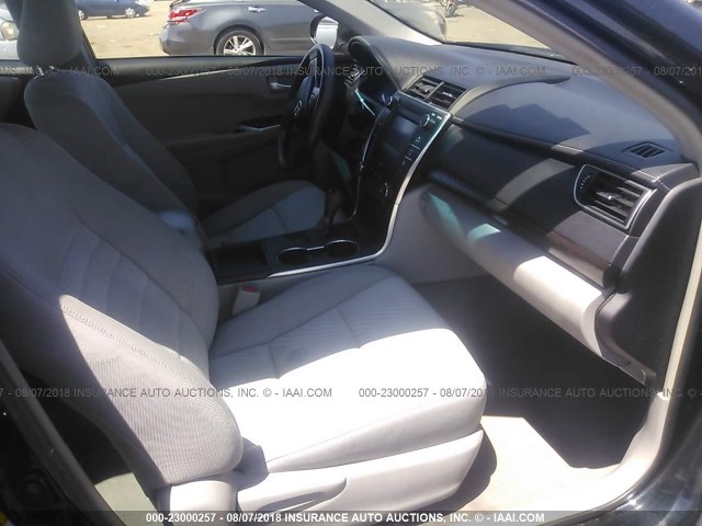 4T4BF1FK4FR478737 - 2015 TOYOTA CAMRY LE/XLE/SE/XSE BLACK photo 5