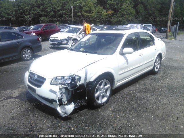 JN1DA31A22T321825 - 2002 NISSAN MAXIMA GLE/SE WHITE photo 2