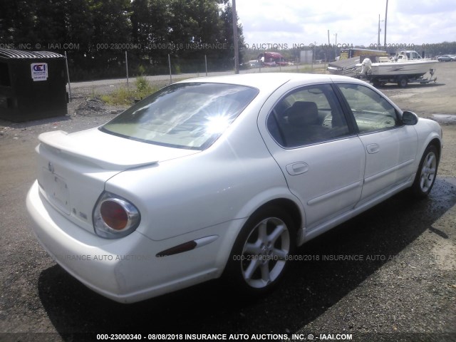 JN1DA31A22T321825 - 2002 NISSAN MAXIMA GLE/SE WHITE photo 4