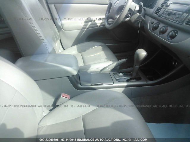 4T1BE32K43U771399 - 2003 TOYOTA CAMRY LE/XLE/SE 银色 照片 5