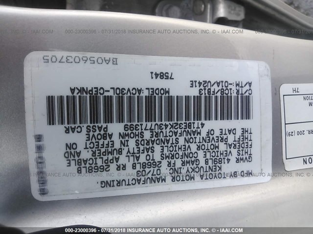 4T1BE32K43U771399 - 2003 TOYOTA CAMRY LE/XLE/SE 银色 照片 9