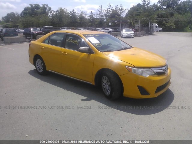 4T1BD1FK2DU077278 - 2013 TOYOTA CAMRY HYBRID/LE/XLE 黄色 照片 1