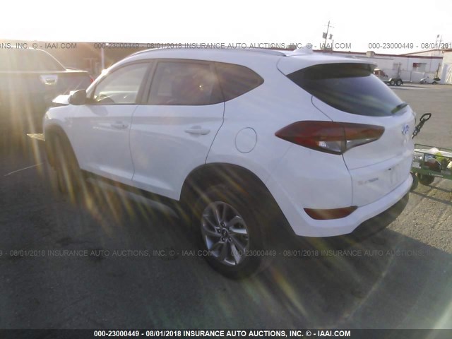 KM8J33A49JU657187 - 2018 HYUNDAI TUCSON WHITE photo 3