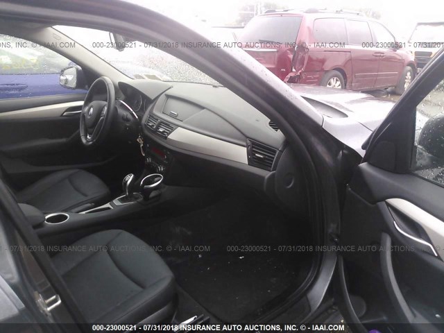 WBAVL1C59EVY12897 - 2014 BMW X1 XDRIVE28I GRAY photo 5