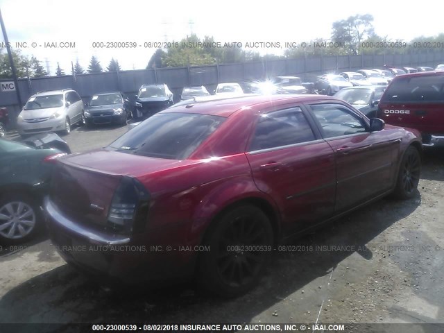 2C3LA63H27H852441 - 2007 CHRYSLER 300C RED photo 4