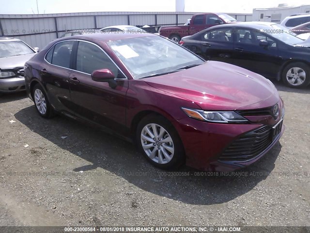 4T1B11HK4JU564452 - 2018 TOYOTA CAMRY L/LE/XLE/SE/XSE RED photo 1