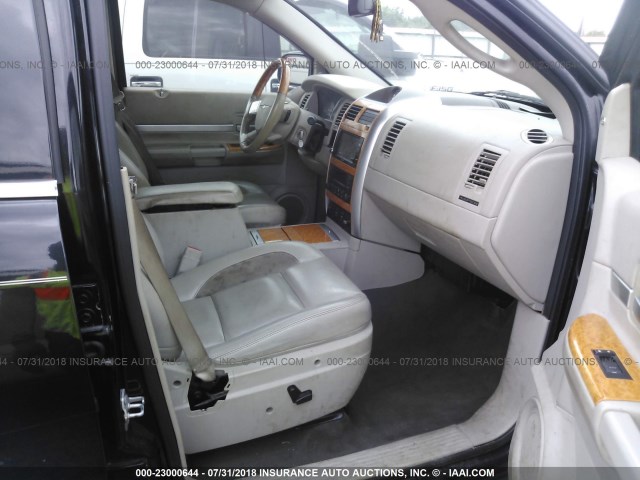 1A8HX58228F147374 - 2008 CHRYSLER ASPEN LIMITED შავი ფოტო 5