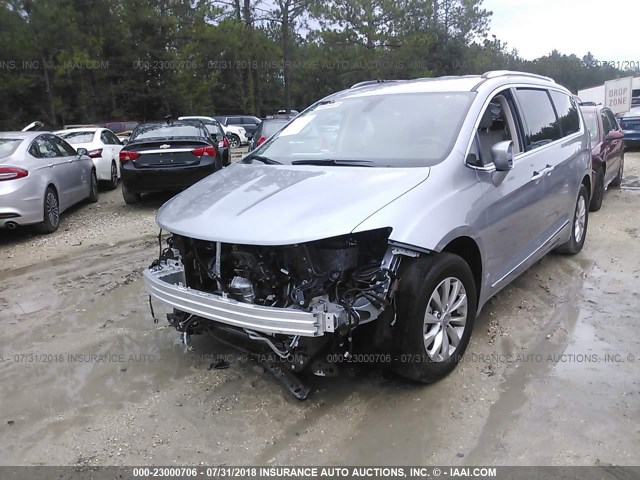 2C4RC1BG5JR141782 - 2018 CHRYSLER PACIFICA TOURING L GRAY photo 2