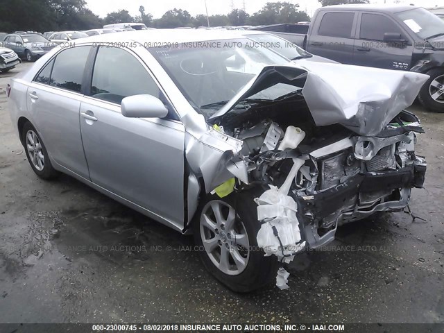 4T1BF3EK5BU720873 - 2011 TOYOTA CAMRY SE/LE/XLE GRAY photo 1