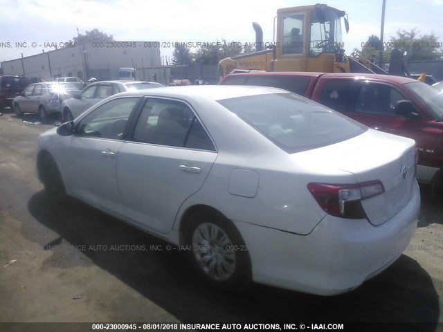 4T1BD1FK4CU041249 - 2012 TOYOTA CAMRY HYBRID/LE/XLE 白色 照片 3