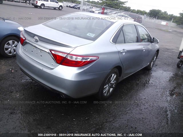 4T1BF1FK7HU369461 - 2017 TOYOTA CAMRY LE/XLE/SE/XSE SILVER photo 4
