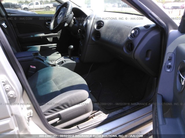 2G2WP542851271208 - 2005 PONTIAC GRAND PRIX SILVER photo 5