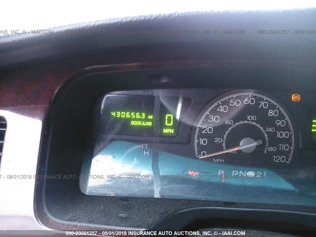 1L1FM88W85Y633938 - 2005 LINCOLN TOWN CAR EXECUTIVE BLACK photo 7