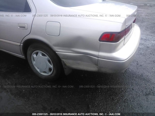 4T1BG22K9XU567935 - 1999 TOYOTA CAMRY CE/LE/XLE 棕色 照片 6