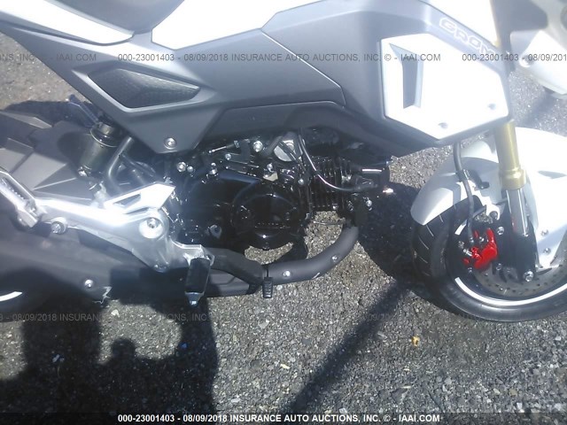 MLHJC7517J5011312 - 2018 HONDA GROM WHITE photo 8