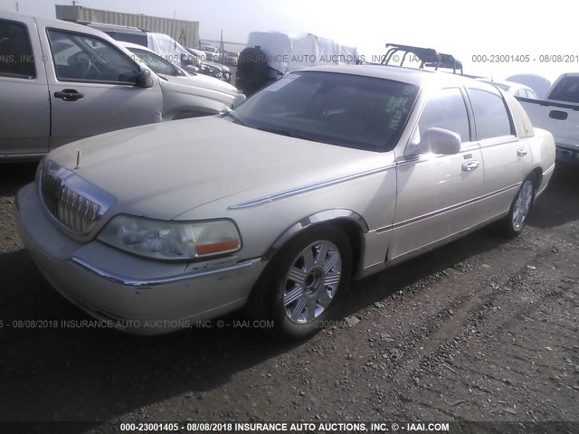 1LNHM83W23Y642601 - 2003 LINCOLN TOWN CAR CARTIER BEIGE photo 2