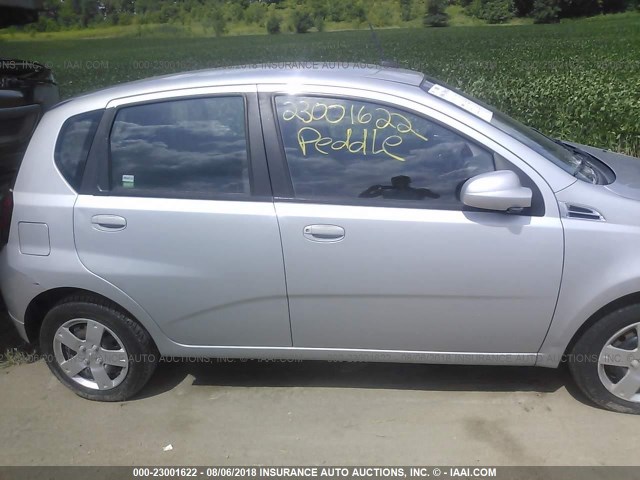 KL1TD6DEXAB051240 - 2010 CHEVROLET AVEO LS/LT SILVER photo 6