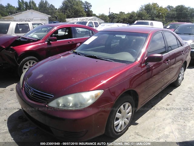 4T1BE30K75U045882 - 2005 TOYOTA CAMRY LE/XLE/SE Bordo foto 2